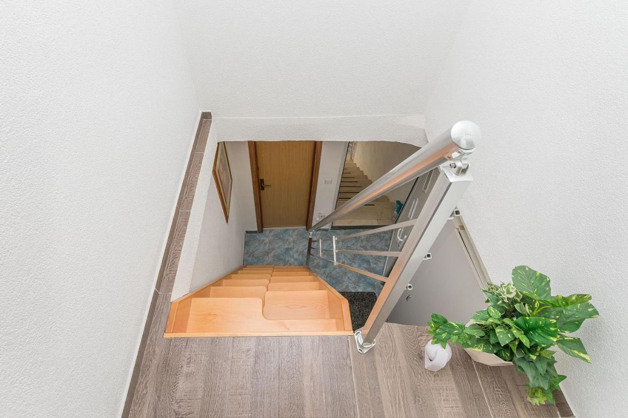 Apartments Ana Omiš Εξωτερικό φωτογραφία